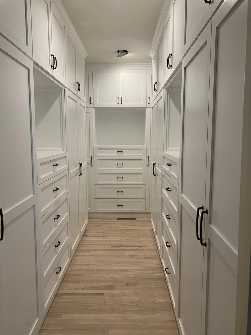 Custom closet system