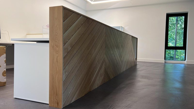 Commercial reception desk