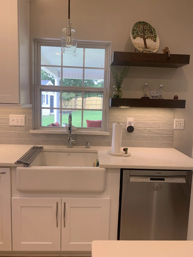 Kitchen farmhouse sink